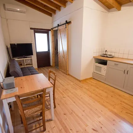 Apartment Traditional Village House Pentakomo